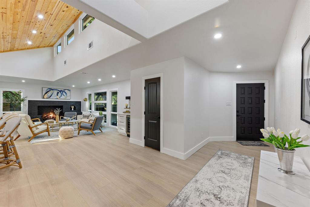 Ravinia Heights - Residential