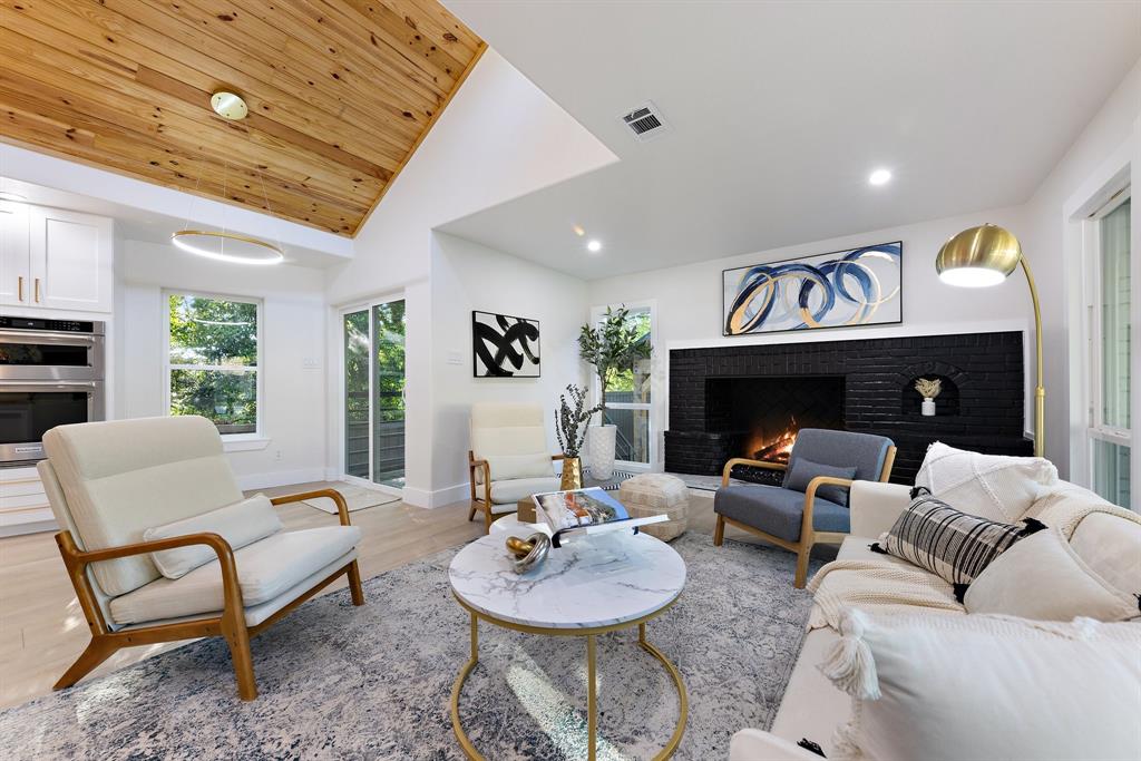 Ravinia Heights - Residential