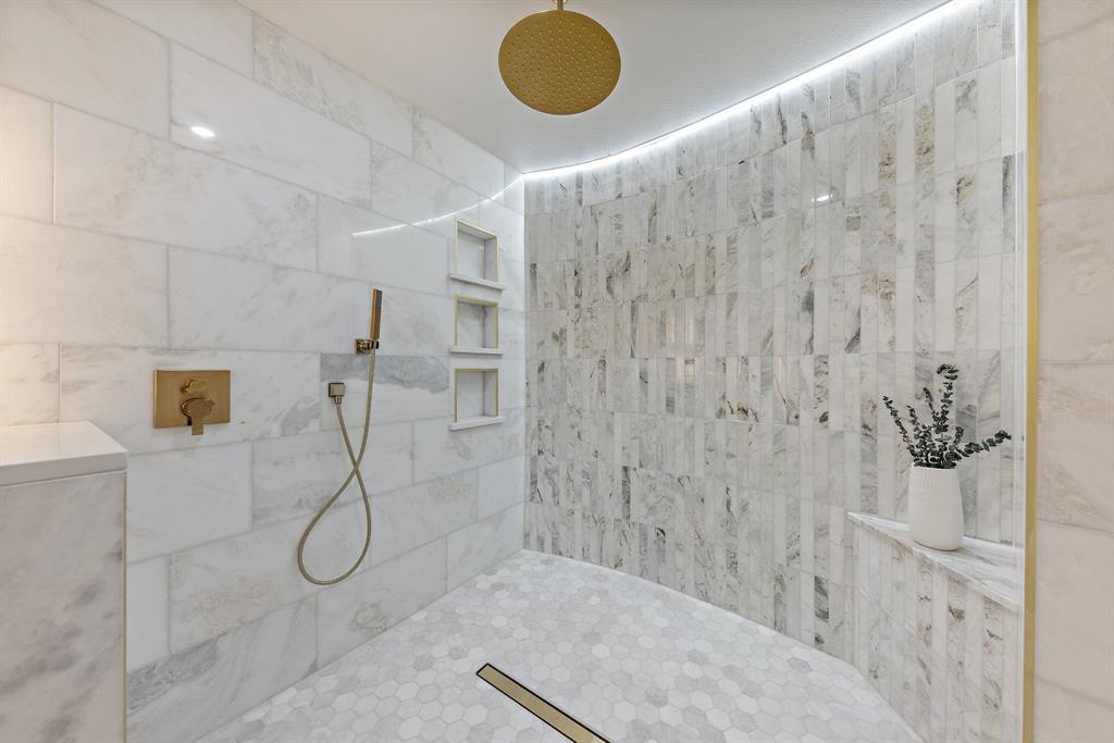 Ravinia Heights - Residential