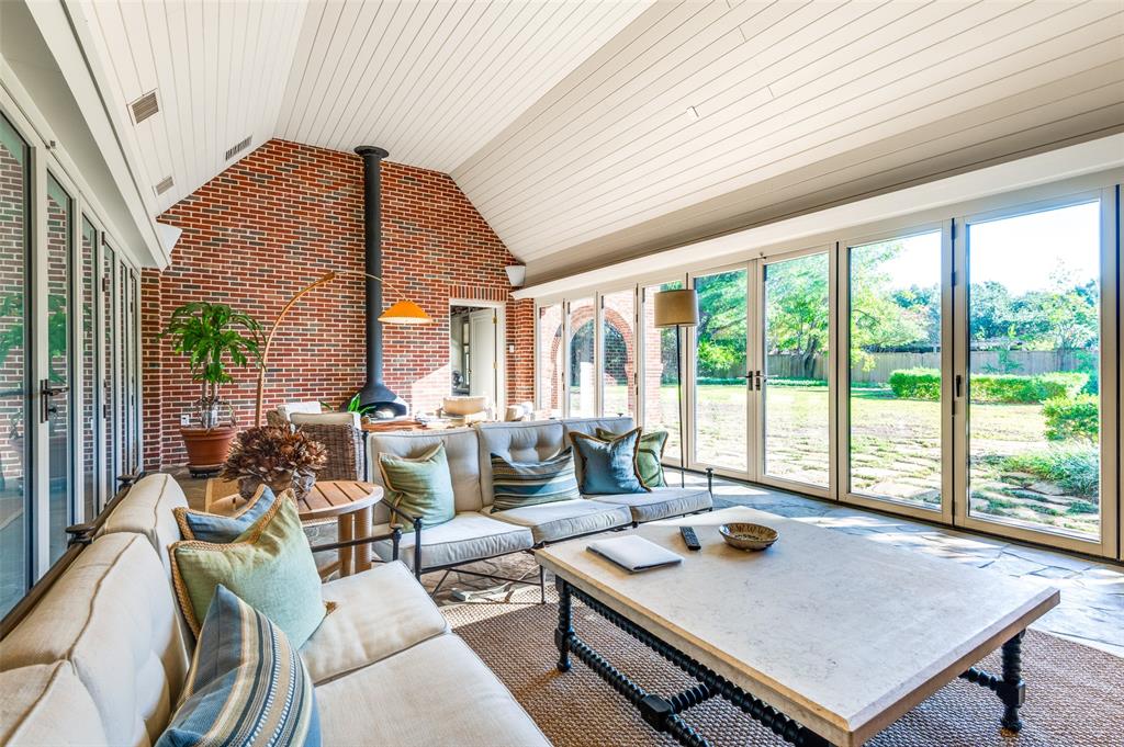 Uri Jones - Residential