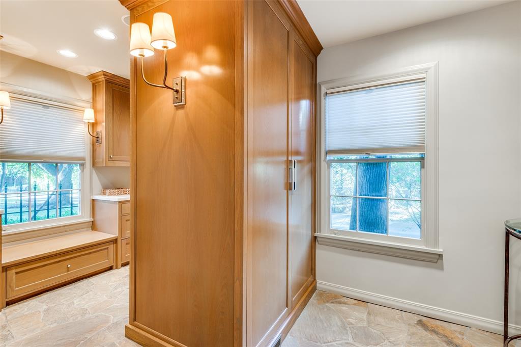 Uri Jones - Residential