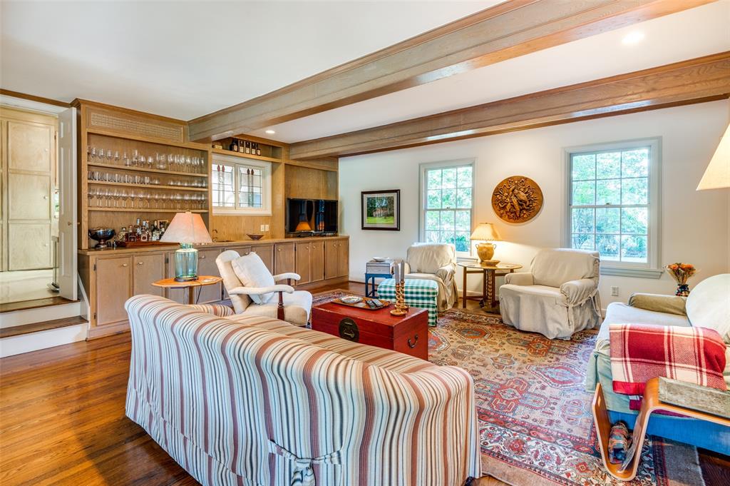 Uri Jones - Residential