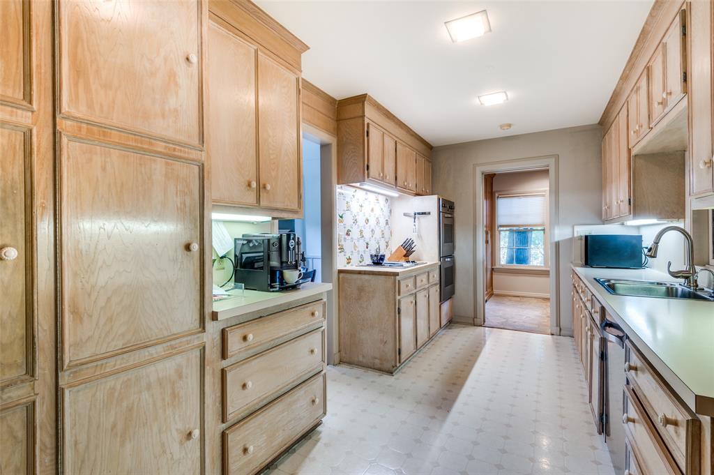 Uri Jones - Residential