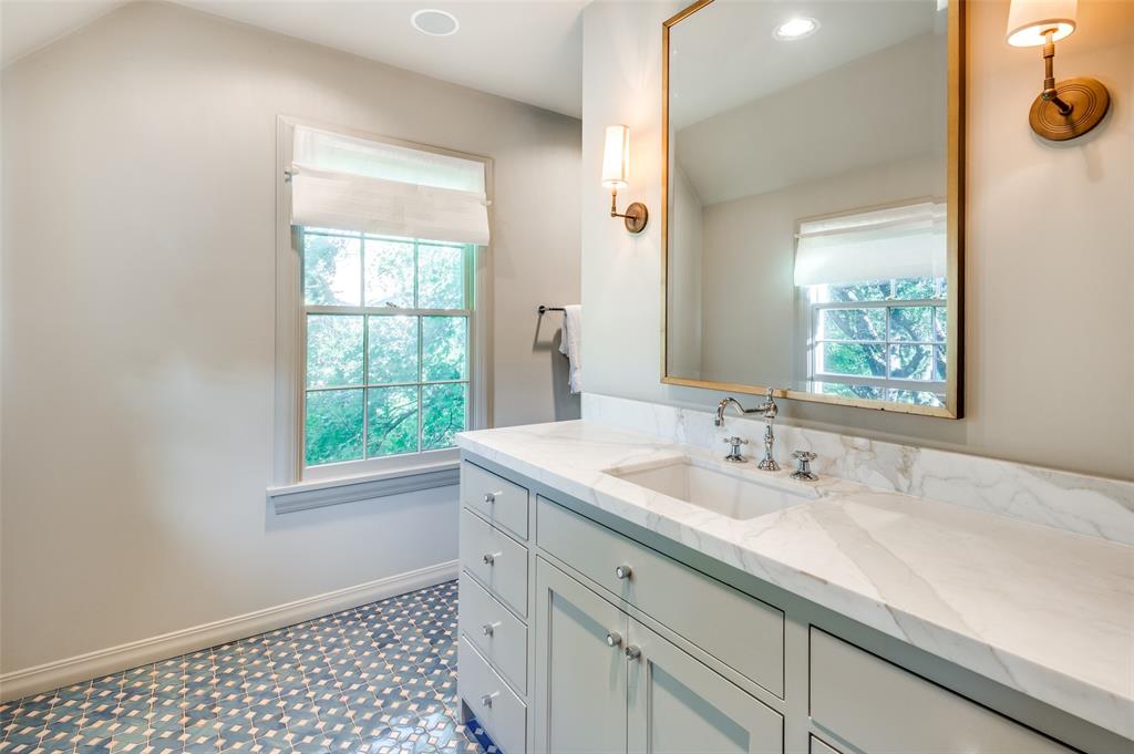 Uri Jones - Residential