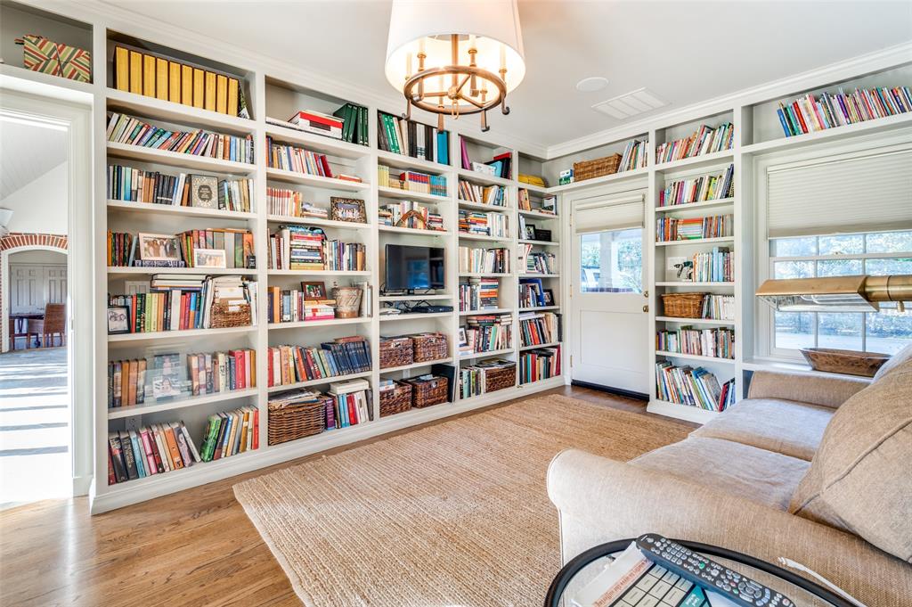 Uri Jones - Residential