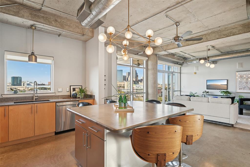 1001 Belleview Street 705