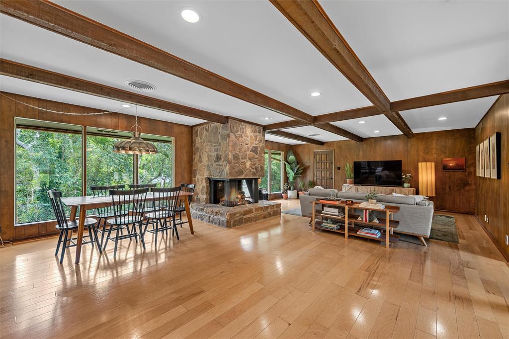 2605 Woodmont Circle