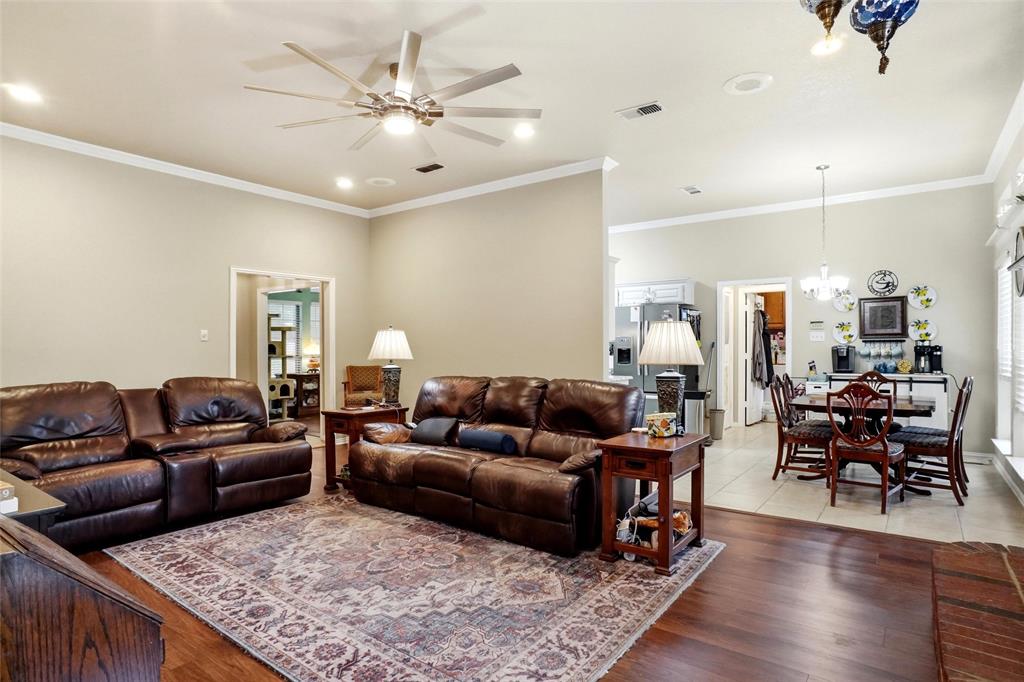 701 Western Trail