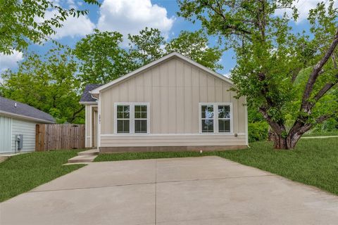Photo of 2901 S Scullin Avenue, Denison, TX 75020 (MLS # 21242170)