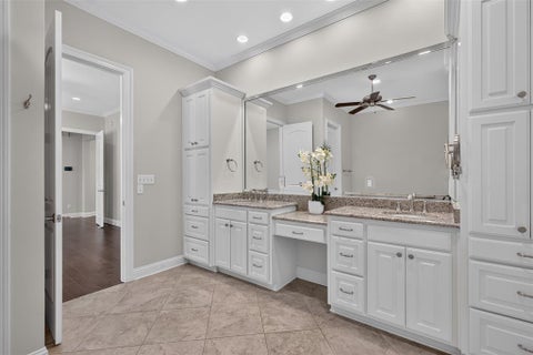 Tiny photo for 3041 Newberry Lane, Shreveport, LA 71106 (MLS # 21395226)