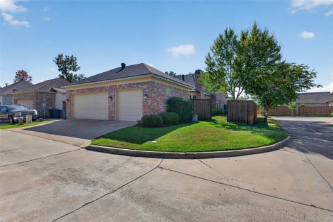 Tiny photo for 3041 Newberry Lane, Shreveport, LA 71106 (MLS # 21395226)