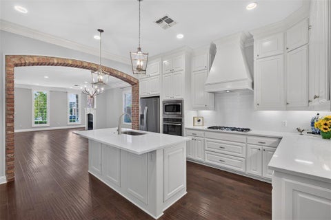 Tiny photo for 3041 Newberry Lane, Shreveport, LA 71106 (MLS # 21395226)
