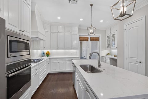 Tiny photo for 3041 Newberry Lane, Shreveport, LA 71106 (MLS # 21395226)