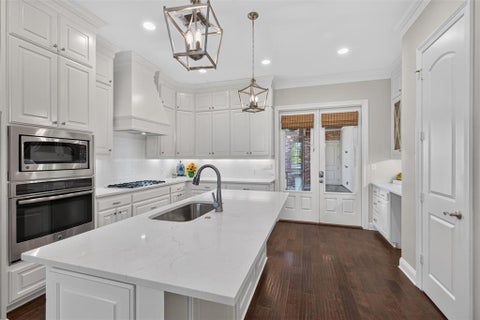 Tiny photo for 3041 Newberry Lane, Shreveport, LA 71106 (MLS # 21395226)
