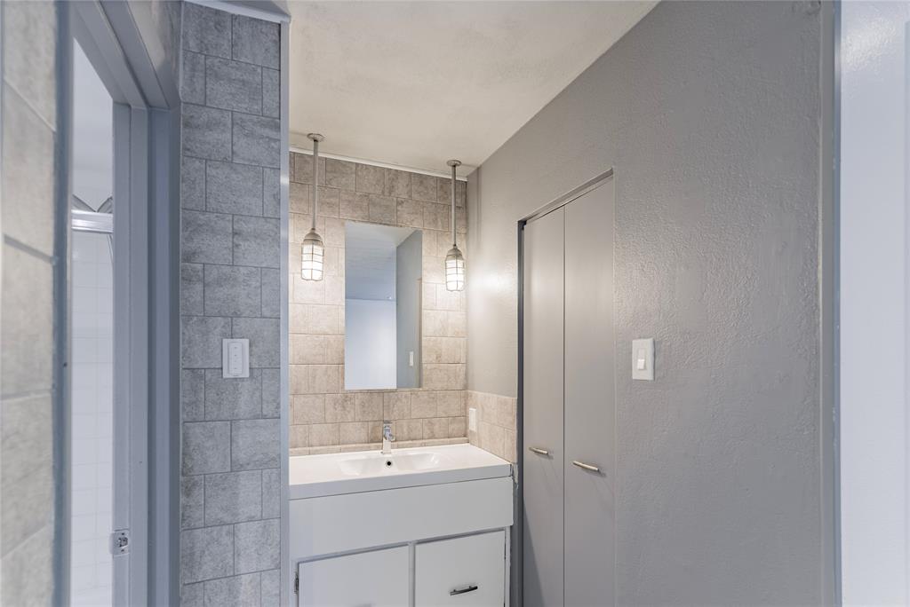 Two Holland Place Condo - Residential Lease