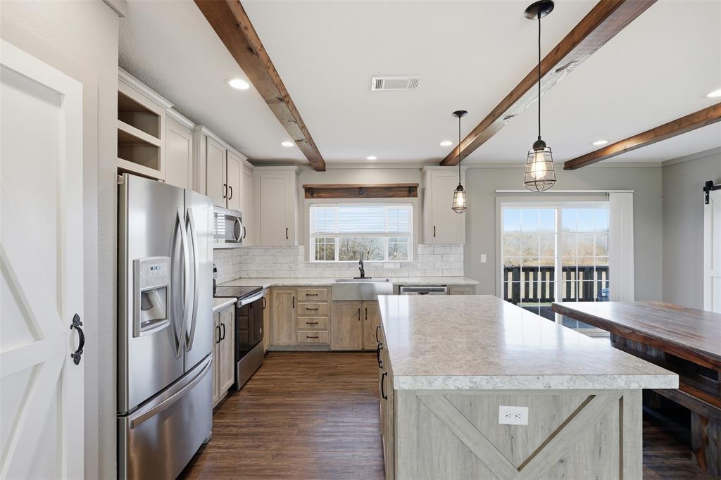 151 Private Road 3814