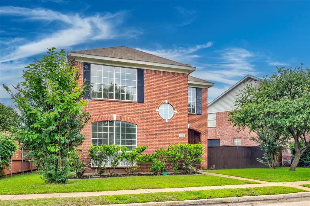 559 Raintree Circle