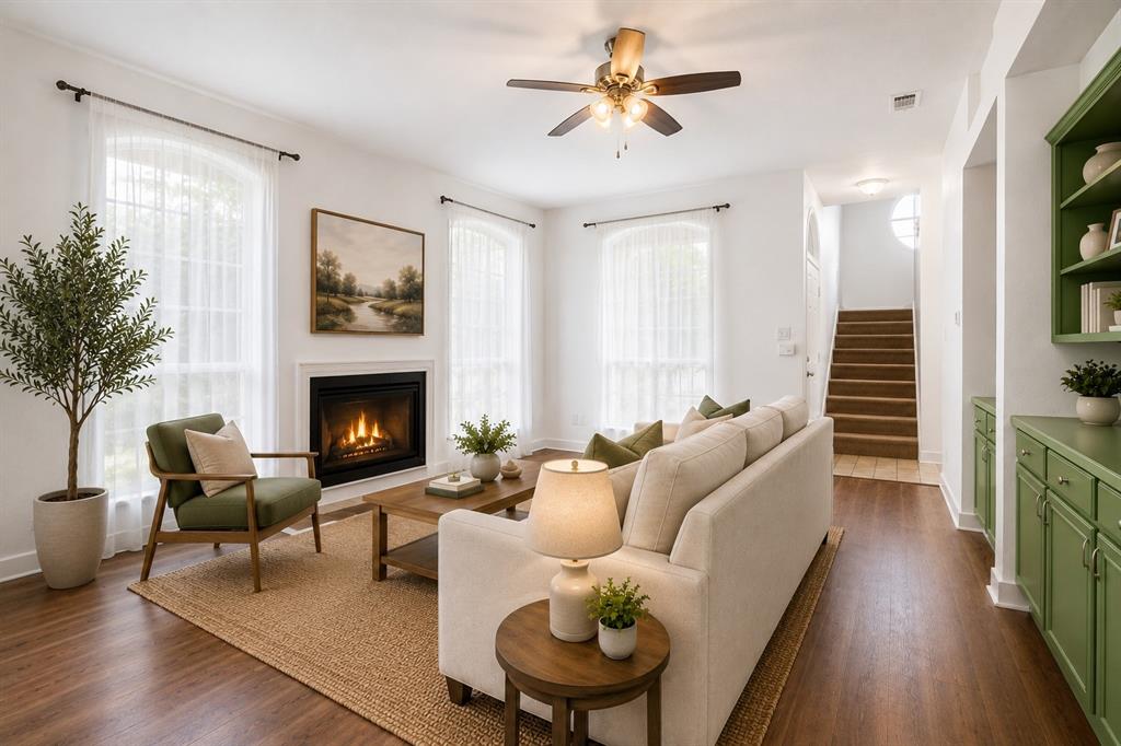 559 Raintree Circle