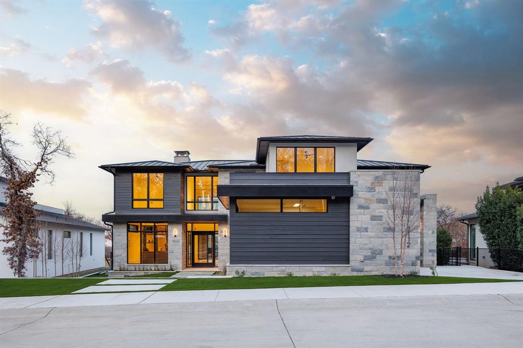 KNOLLS AT SOLANA - Residential