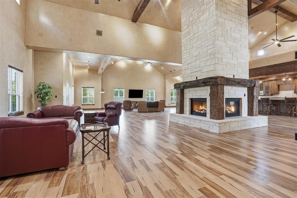 9310 Bellechase Rd, Granbury, TX, 76049, USA, 5 Bedrooms Bedrooms, ,5 BathroomsBathrooms,Residential,Active,9310 Bellechase Rd,21284712