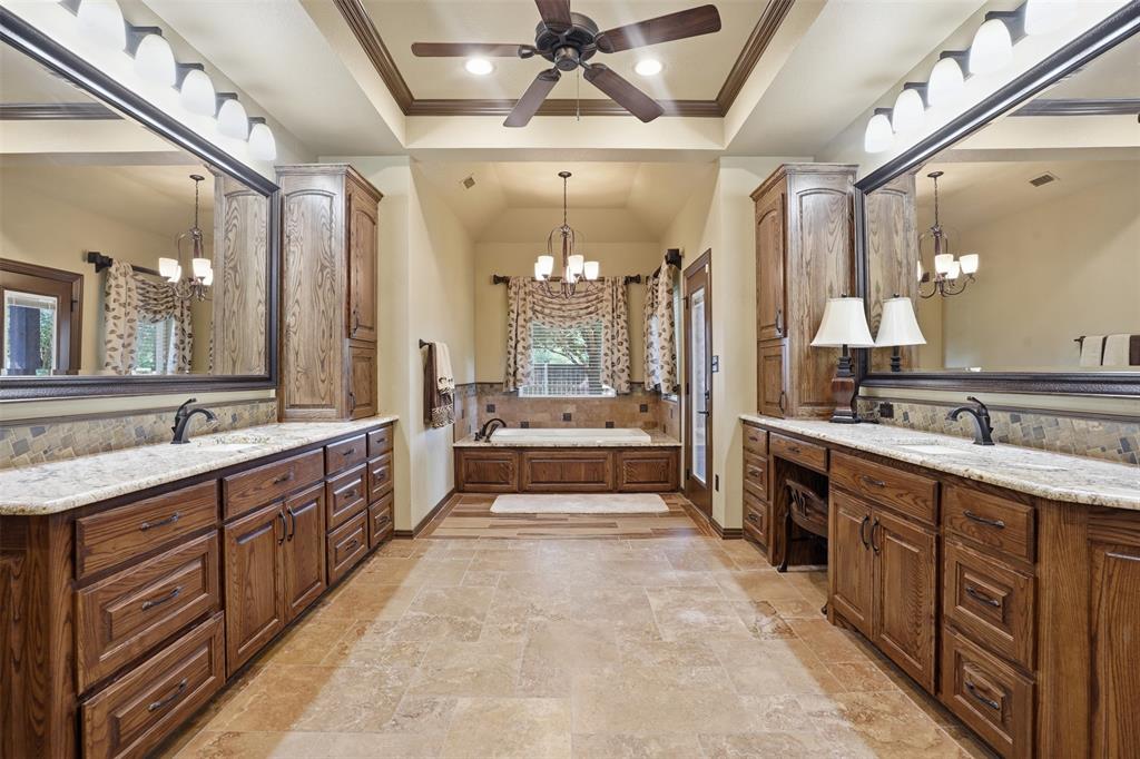 9310 Bellechase Rd, Granbury, TX, 76049, USA, 5 Bedrooms Bedrooms, ,5 BathroomsBathrooms,Residential,Active,9310 Bellechase Rd,21284712