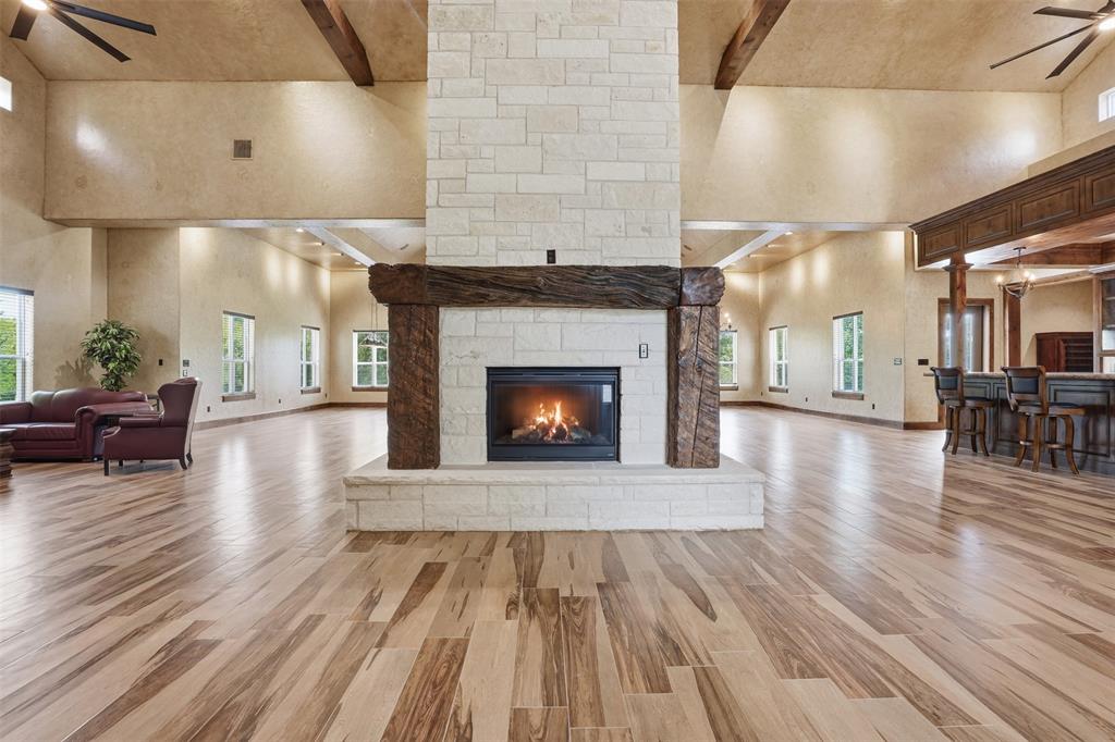 9310 Bellechase Rd, Granbury, TX, 76049, USA, 5 Bedrooms Bedrooms, ,5 BathroomsBathrooms,Residential,Active,9310 Bellechase Rd,21284712