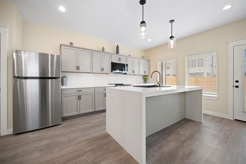 Tiny photo for 2524 Peabody Avenue, Dallas, TX 75215 (MLS # 21197879)