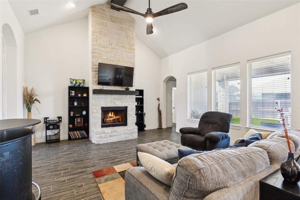 900 E 5th Street