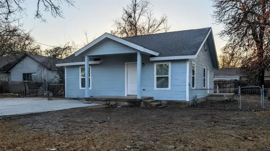 This is a must-see home and is ready to move right in. This home has been fully updated with modern touches completed in January 2026. Updates include Windows, Siding, roof, insulation, Kitchen and bathrooms, texture and paint, doors and trim and so much more. Easy access to the highway, Downtown Fort Worth and minutes from DFW Airport. Do not miss this opportunity to make this house your new home.