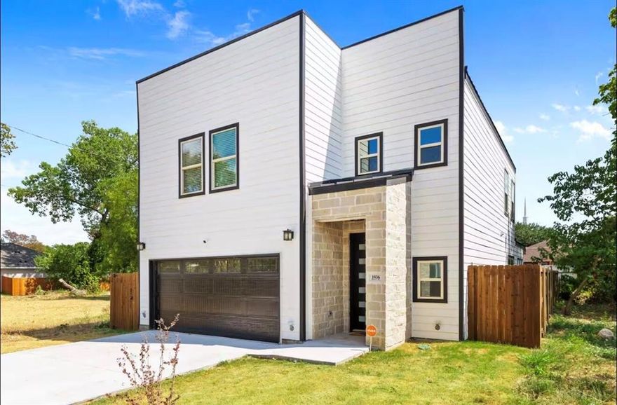 Modern Dallas living in the Trinity Groves area, this 2021-built semi-custom home is ready to treat its next owner to wood plank floors and an open layout. The functional layout includes 4 large bedrooms plus a massive bonus room that can be used as a bedroom or gameroom. The open-concept living area includes a well-lit living room, as well as a kitchen with a built-in gas cooktop plus an eat-in island.  Minutes from uptown Dallas, this location allows easy access into downtown, Love Field, Bishop Arts, and central DFW. HOME QUALIFIES FOR 1.75% LENDER CREDIT