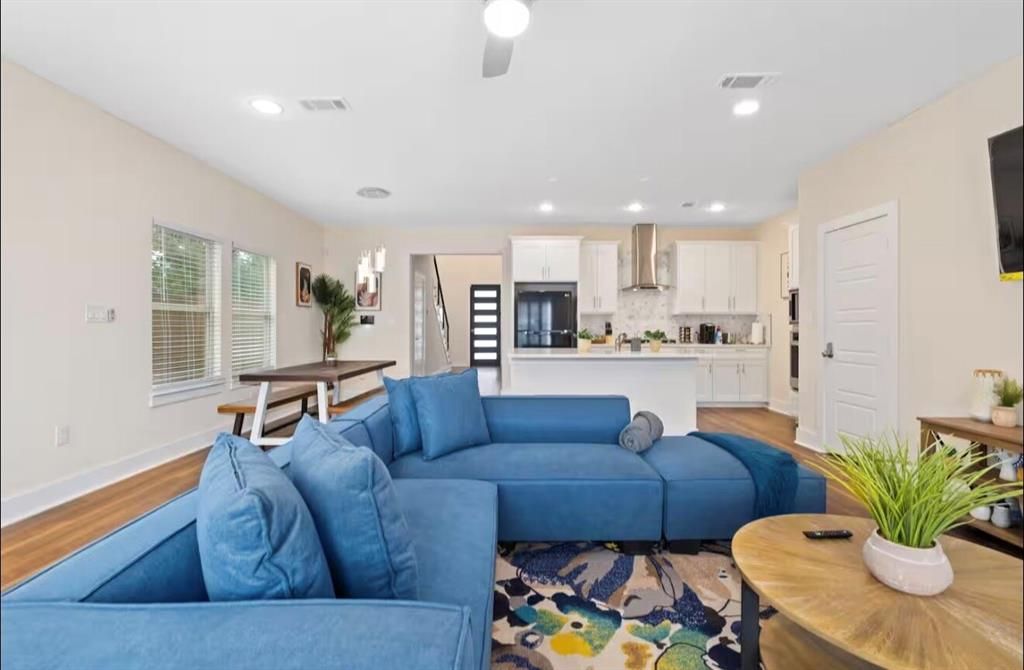 Photo of 1936 Shaw Street, Dallas, TX 75212 (MLS # 21251278)