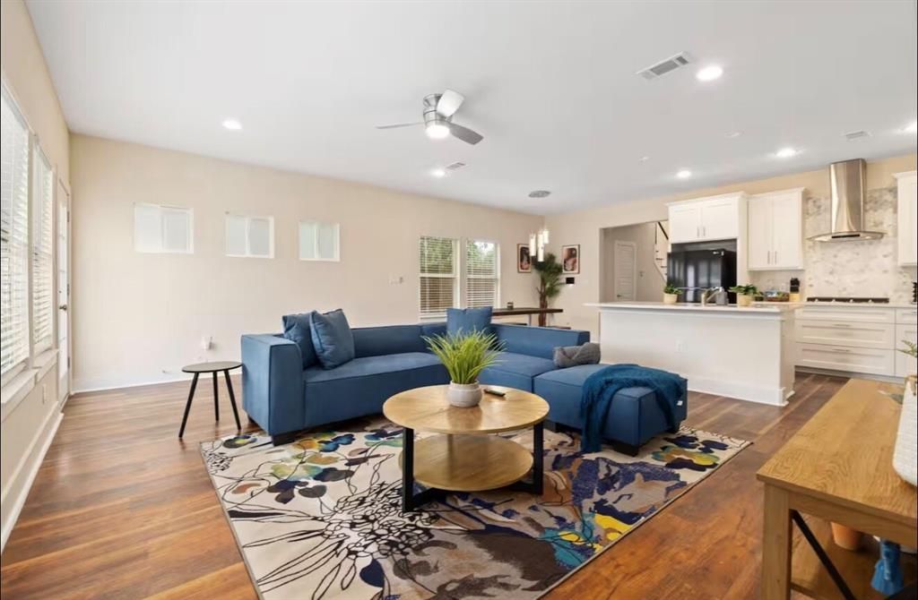 Photo of 1936 Shaw Street, Dallas, TX 75212 (MLS # 21251278)