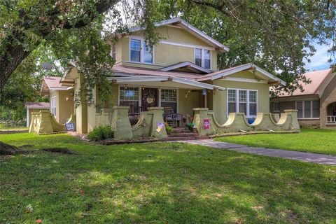 A home in Sulphur Springs