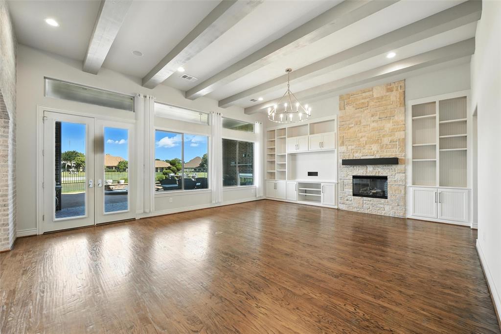 9900 Lindenwood Trail
