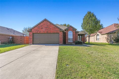 A home in Lake Dallas