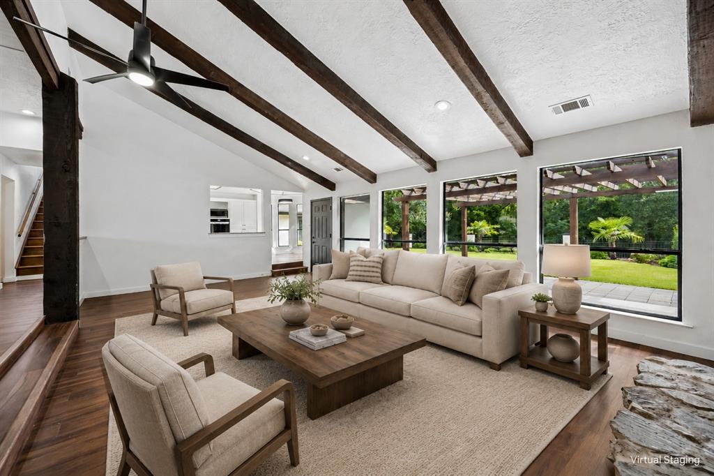 700 Crestview Lane