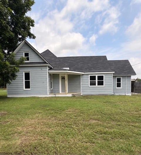 Photo of 1008 W 12th Street, Bonham, TX 75418 (MLS # 21312280)