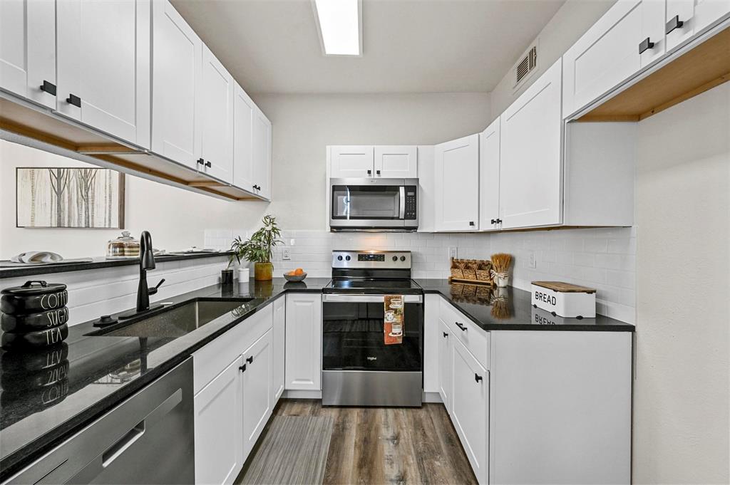 Faulkner Point 13-Windjammer - Residential