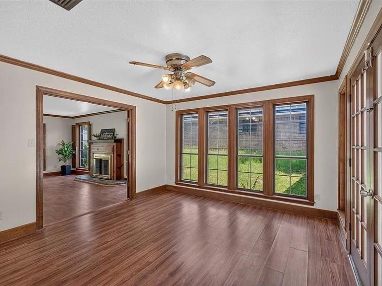 Photo of 121 Deer Lane, Mansfield, LA 71052 (MLS # 21420155)