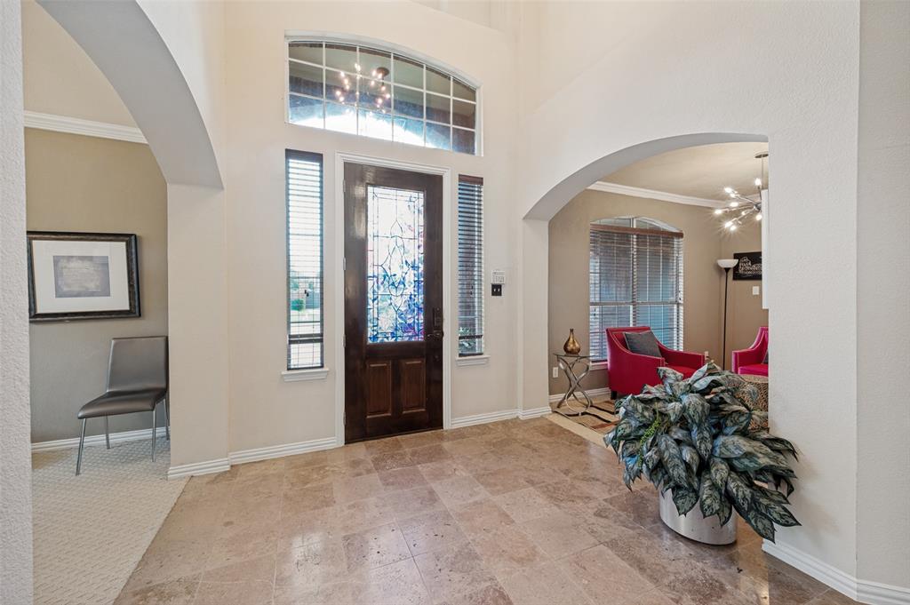 9617 Peachtree Lane