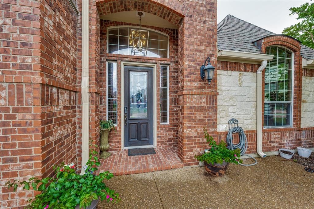 9617 Peachtree Lane