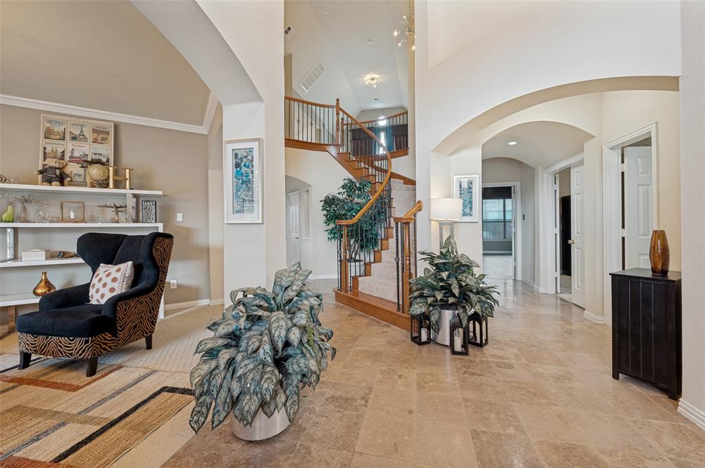 9617 Peachtree Lane