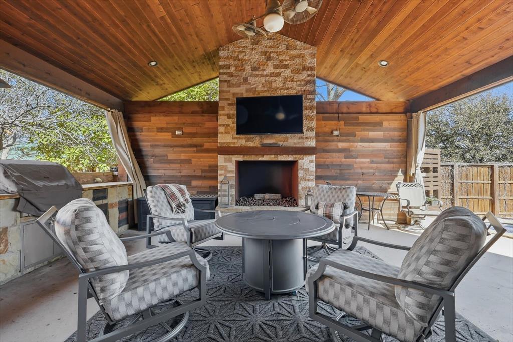 1001 Bridgeport Lane