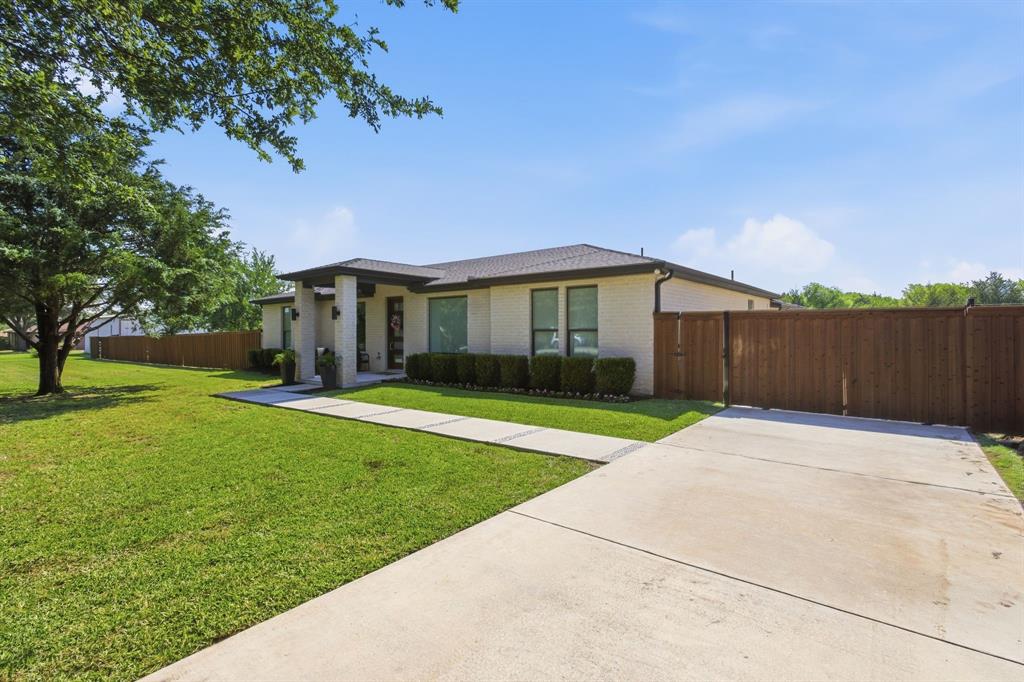 1413 Lariat Circle
