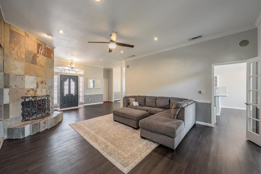 865 Kingwood Court