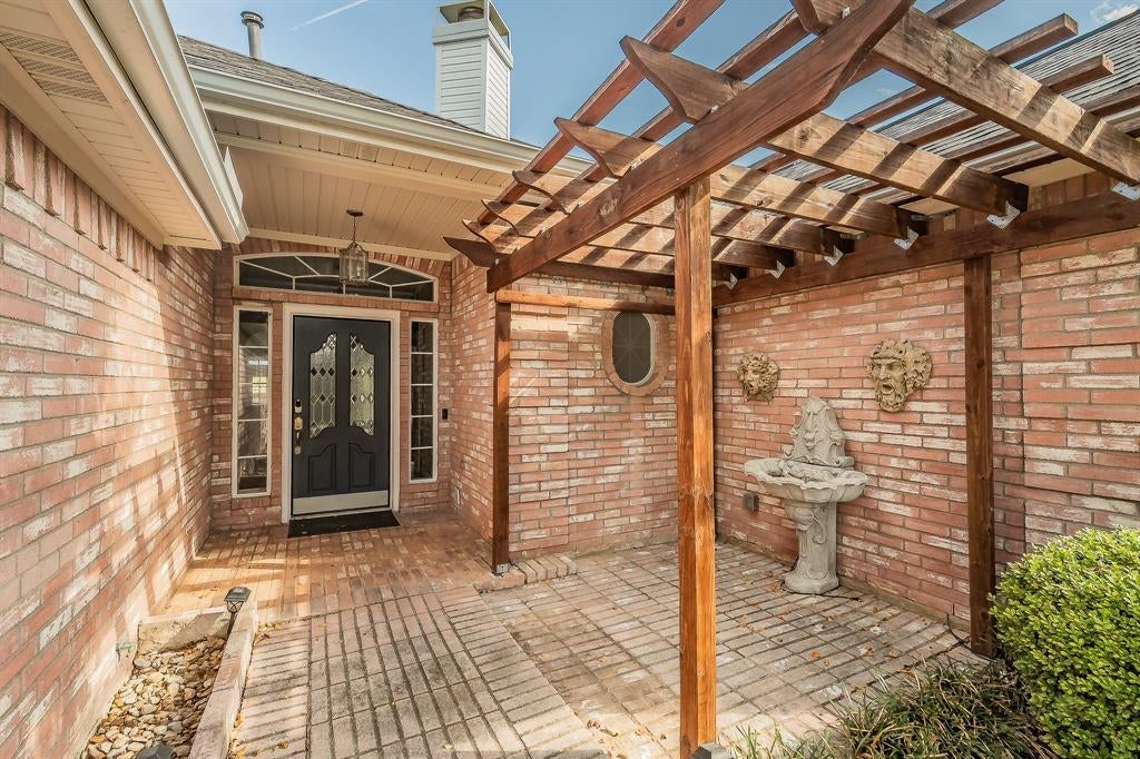 865 Kingwood Court