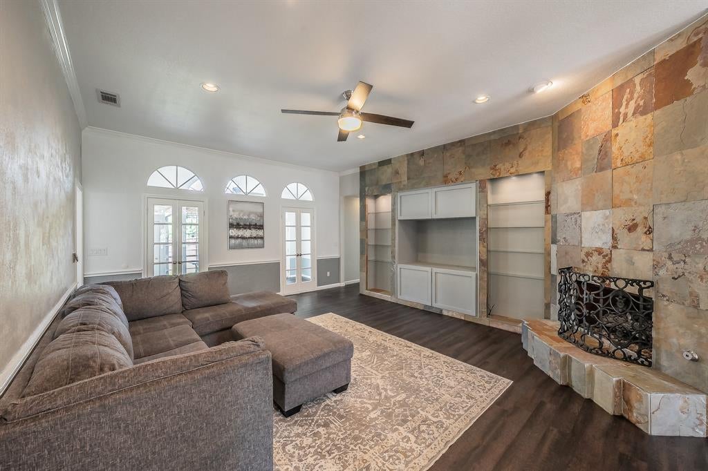 865 Kingwood Court