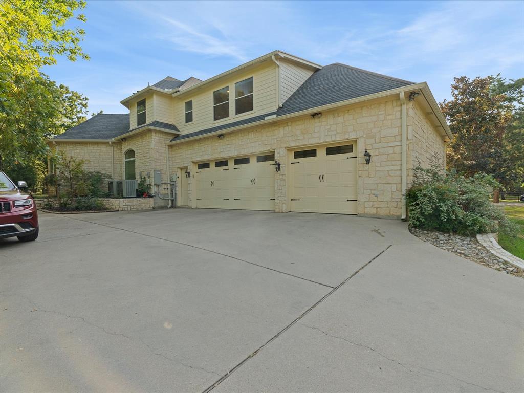3105 E Briar Lane