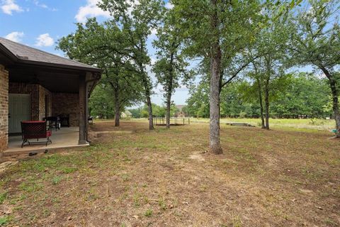 A home in Lipan