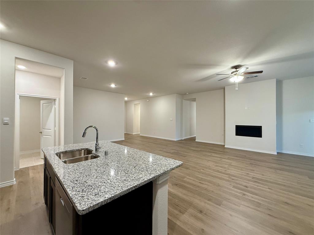 The Woods at Lindsey Place - Residential Lease